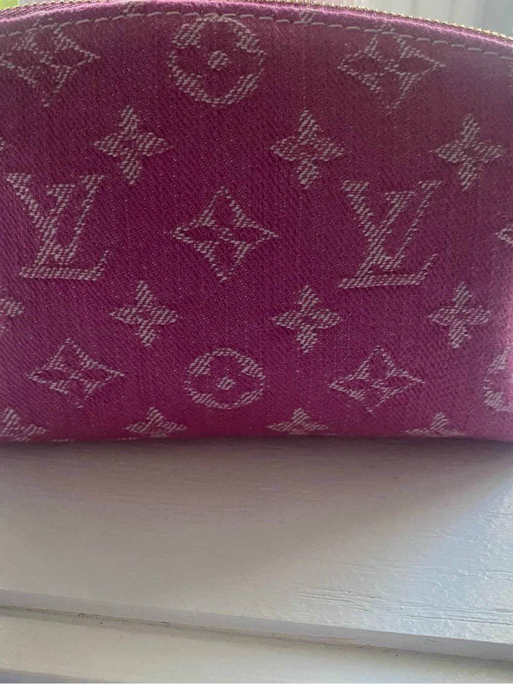 Louis Vuitton signature louis